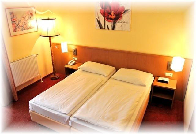 Parkhotel Neubauer Bad Sauerbrunn Chambre photo