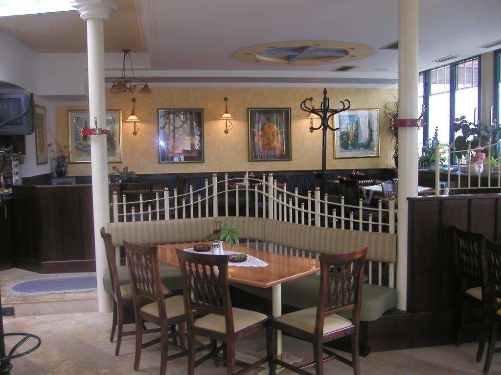 Parkhotel Neubauer Bad Sauerbrunn Extérieur photo